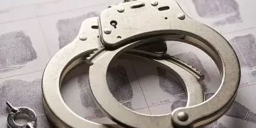 കൈക്കൂലി വാങ്ങിയതിന് മുംബൈയിൽ പോലീസ് ഉദ്യോഗസ്ഥൻ അറസ്റ്റിലായി