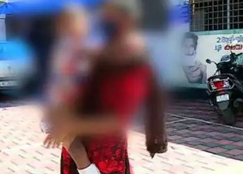 ‘  രണ്ട് കാലിലും ഇടുപ്പിലും പൊള്ളലേൽപ്പിച്ചു ‘  ;   ഇടുക്കിയിൽ അഞ്ചര വയസുകാരനോട് അമ്മയുടെ ക്രൂരത