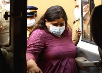 11 കൊല്ലം മുമ്പ് വിവാഹസമ്മാനമായി നൽകിയത് 200 പവൻ സ്വർണം ,  ഭർത്താവ് വിദേശത്തെ ഓയിൽ കമ്പനിയിലെ ഉയർന്ന ഉദ്യോഗസ്ഥൻ ;  നീതുവിന്റെ സ്വരൂപം കണ്ട് ഞെട്ടി വീട്ടുകാരും നാട്ടുകാരും