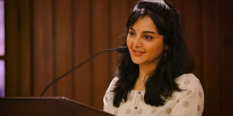 അക്രമിക്കപ്പെട്ട നടിക്ക് പിന്തുണയുമായി മഞ്ജു വാര്യര്‍