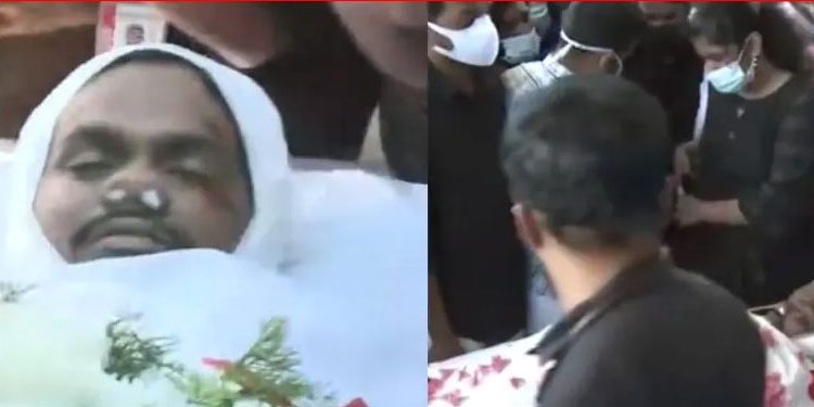 ധീരജിന് ആയിരങ്ങളുടെ അന്ത്യാഭിവാദ്യം ;   വിലാപയാത്ര കണ്ണൂരിലേക്ക് പുറപ്പെട്ടു