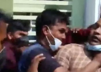 സംസ്ഥാനത്ത് സംഘർഷം തുടരുന്നു  ;  തിരുവല്ലയിൽ ബ്ലോക്ക് കോൺഗ്രസ് ഓഫിസ് തകർത്തു