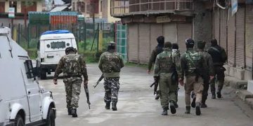 ജമ്മുകശ്മീരിൽ പോലീസിന് നേരെ ഭീകരാക്രമണം  ;  വെടിപ്പിൽ പോലീസ് ഉദ്യോഗസ്ഥന് വീരമൃത്യു