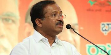 ഡി ലിറ്റ് വിവാദത്തില്‍ മുഖ്യമന്ത്രി വ്യക്തത വരുത്തണം : വി മുരളീധരന്‍