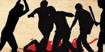 കൊടുമണ്ണില്‍ സിപിഐക്കാരെ വളഞ്ഞിട്ട് തല്ലി സിപിഎം പ്രവര്‍ത്തകര്‍ ; ദൃശ്യങ്ങള്‍ പുറത്ത്