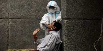 കൊവിഡ് വ്യാപനം രൂക്ഷം ; രാജ്യത്ത് ഒമിക്രോണ്‍ ബാധ രൂക്ഷമാകില്ലെന്ന് വിലയിരുത്തല്‍