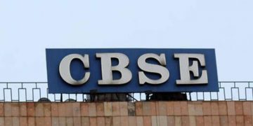 സിബിഎസ്ഇ ചോദ്യപ്പേപ്പർ വിവാദം ; രണ്ട് വിഷയ വിദ്ഗധരെ ചോദ്യപ്പേപ്പർ നിർണ്ണയ സമിതിയിൽ നിന്ന് പുറത്താക്കി