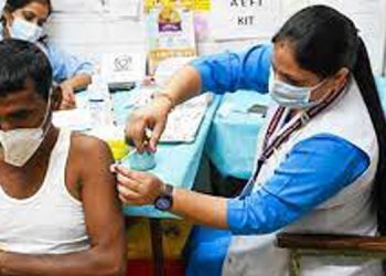 അരലക്ഷം കടന്ന് പ്രതിദിന കോവിഡ് കേസ് ; രാജ്യത്തെ ഒമിക്രോൺ ബാധിതര്‍ 2,135