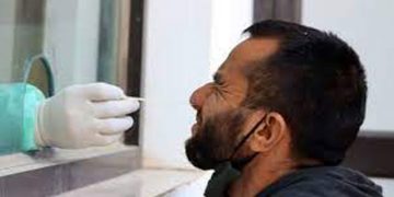 കോവിഡ് മൂന്നാംതരംഗ ഭീഷണി ; പരിശോധന കൂട്ടണമെന്ന് വിദഗ്ധർ