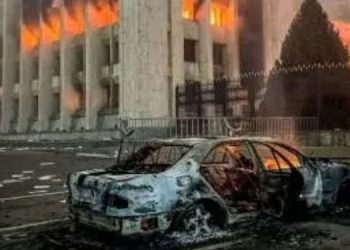 ഇന്ധന വില വർദ്ധനവ് ; കസാഖിസ്ഥാനിൽ പ്രക്ഷോഭത്തിൽ 13 പോലീസുകാരെ ജനക്കൂട്ടം കൊന്നു – രണ്ടു പേരുടെ തല വെട്ടിയെടുത്തു