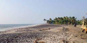 കരയെ ഏതു നിമിഷവും കടൽ കൊണ്ടുപോകാം ; പെരുമ്പളളിയിൽ തീരം നിവാസികള്‍ ഭീതിയില്‍