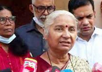 സില്‍വര്‍ ലൈൻ പിന്‍വലിക്കണം ; മുഖ്യമന്ത്രിയോട് കൈകൂപ്പി അപേക്ഷിക്കുന്നു