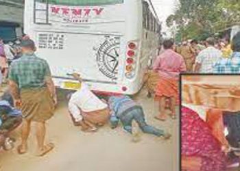 ടൂറിസ്റ്റ് ബസിന്റെ എയര്‍ സസ്‌പെന്‍ഷനില്‍ ഡ്രൈവറുടെ തല കുടുങ്ങി ; ബസ് ഉയര്‍ത്തി രക്ഷിച്ചു