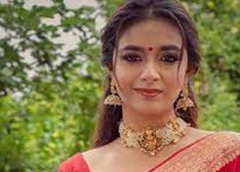 കീർത്തി സുരേഷിന് കോവിഡ് ; വൈറസിന്റെ വ്യാപനത്തെക്കുറിച്ചുള്ള ഭയാനകമായ ഓർമ്മപ്പെടുത്തലെന്ന് നടി