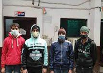 52 വയസ്സുകാരിയെ കത്രികകൊണ്ട് കഴുത്തറുത്തു കൊന്നു ; നാലു പേർ അറസ്റ്റിൽ