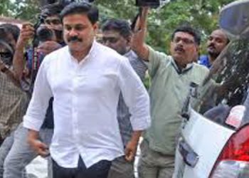 ദിലീപിന് നിർണായക മണിക്കൂറുകൾ ; മുൻകൂർ ജാമ്യാപേക്ഷയിൽ വിധി ഉച്ചയോടെ ; തള്ളിയാൽ അറസ്റ്റ് ?