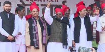 ‘ ബിജെപിയുടെ അന്ത്യത്തിന് കാഹളം മുഴങ്ങി ‘ ;  യുപിയിൽ രാജിവെച്ച 2 മന്ത്രിമാർ എസ്‌പിയിൽ