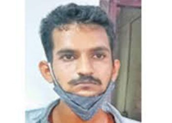 വിദ്യാര്‍ഥിയെ പതിയിരുന്ന് ആക്രമിച്ചു ; കത്തി കൊണ്ട് ശരീരം മുഴുവന്‍ വരഞ്ഞു ; പ്രതി കോടതിയില്‍ കീഴടങ്ങി