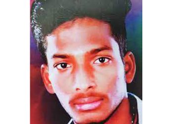 ആശുപത്രിയിലെ ചില്ലുവാതിൽ ഇടിച്ചുപൊട്ടിച്ചു ; കൈഞരമ്പ് മുറിഞ്ഞ് യുവാവിന് ദാരുണാന്ത്യം