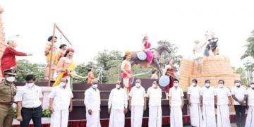 ദില്ലിയിലിറക്കാൻ അനുവദിക്കാത്ത ഫ്ലോട്ട് ,  ചെന്നൈയിലിറക്കി കയ്യടി നേടി സ്റ്റാലിൻ ;  തമിഴകത്താകെ പ്രദർശനം