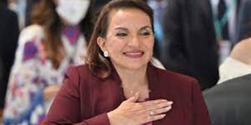 ഹോൺഡുറസിന് ആദ്യ വനിതാപ്രസിഡൻറ് ; ഇടതുസഹയാത്രിക സിയോമാര കാസ്ട്രോ ചുമതലയേറ്റു