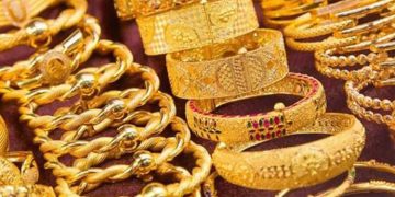 സ്വർണ വില താഴോട്ട് ; തുടർച്ചയായ മൂന്നാം ദിവസവും ഇടിഞ്ഞു