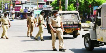 വാളയാറില്‍ കര്‍ശന പരിശോധന നടത്താന്‍ പോലീസ് ; പ്രവേശനം അടിയന്തര ആവശ്യമുണ്ടെങ്കില്‍ മാത്രം