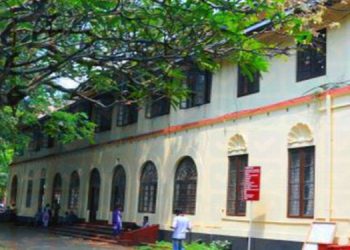 സംഘര്‍ഷം ; മഹാരാജാസ് കോളജും ഹോസ്റ്റലുകളും രണ്ടാഴ്ചത്തേക്ക് അടച്ചു