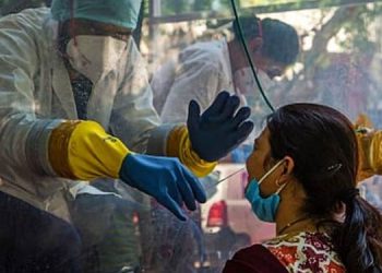 കേരളത്തിലെ രണ്ട് ജില്ലകളിലടക്കം കൊവിഡ് രോഗവ്യാപനം തീവ്രം ; മുന്നറിയിപ്പുമായി കേന്ദ്രം