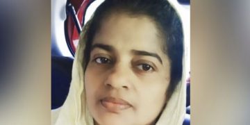 പുറക്കാട് കെഎസ്‌ആർടിസി സൂപ്പർഫാസ്റ്റ് ഓട്ടോയിൽ ഇടിച്ച്‌ വീട്ടമ്മ മരിച്ചു