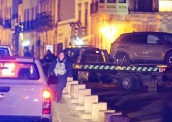 മെക്സിക്കോയിൽ കാറിൽ നിന്ന് പത്ത് മൃതദേഹങ്ങൾ കണ്ടെടുത്തു  :  രണ്ട് പേർ അറസ്റ്റിൽ