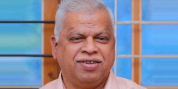 സി​ൽ​വ​ർ ലൈ​ൻ സ​ർ​വേ ക​ല്ല് പ​റി​ക്കും മു​മ്പ് സ്വ​ന്തം പ​ല്ല് സൂ​ക്ഷി​ക്ക​ണ​മെ​ന്ന് എം.​വി. ജ​യ​രാ​ജ​ൻ