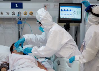 ആശുപത്രി കേസുകളും ഗുരുതരരോഗികളും കൂടുന്നു ; കേരളത്തിലും കൊവിഡിൽ ആശങ്ക