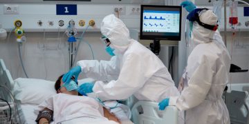 ആശുപത്രി കേസുകളും ഗുരുതരരോഗികളും കൂടുന്നു ; കേരളത്തിലും കൊവിഡിൽ ആശങ്ക