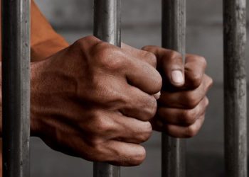 ഏഴു വയസ്സുകാരിക്ക് ക്രൂരമർദനം ; ദമ്പതികൾക്ക് രണ്ടു വർഷം തടവ്