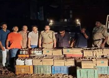 മാഹിയില്‍ നിന്ന് പിക്കപ്പ് വാനില്‍ കടത്തിക്കൊണ്ട് വന്ന 200 ലിറ്ററോളം അനധികൃത മദ്യവുമായി മുന്‍ ബിജെപി സ്ഥാനാര്‍ത്ഥിയും കൂട്ടാളിയും പിടിയില്‍