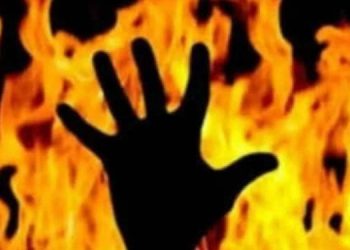 വഴിത്തർക്കം  :  മലപ്പുറത്ത് യുവാവിനെ തീ കൊളുത്തി കൊന്നു