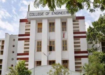 തിരുവനന്തപുരത്ത് എഞ്ചിനീയറിങ് കോളേജിൽ 100 ലേറെ പേർക്ക് കൊവിഡ്  ;   ക്ലാസുകൾ ഓൺലൈനാക്കി , ഹോസ്റ്റൽ ഒഴിയാൻ നിർദ്ദേശം