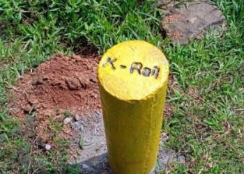 തിരുവന്തപുരത്ത് സിൽവ‍ർ ലൈൻ പദ്ധതിയുടെ കല്ലിടൽ തടഞ്ഞ് നാട്ടുകാർ