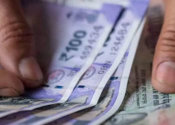 ടിക്കറ്റ് കൗണ്ടറിൽ 1.32 ലക്ഷം രൂപയുടെ കവർച്ച  ;  നാടകം കളിച്ച ടിക്കറ്റ് ക്ലർക്കും ഭാര്യയും അറസ്റ്റിൽ