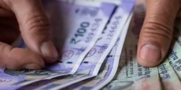 ടിക്കറ്റ് കൗണ്ടറിൽ 1.32 ലക്ഷം രൂപയുടെ കവർച്ച  ;  നാടകം കളിച്ച ടിക്കറ്റ് ക്ലർക്കും ഭാര്യയും അറസ്റ്റിൽ