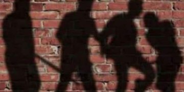 പട്ടികജാതി യുവാവിനെ നാലംഗ സംഘം മര്‍ദിച്ചതായി പരാതി ;  പോലീസ് നടപടിയെടുക്കുന്നില്ലെന്ന് ആരോപണം