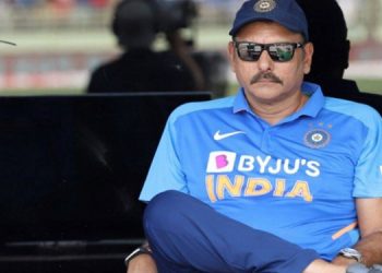 കോലി മൂന്ന് മാസം മത്സരങ്ങളില്‍ നിന്ന് വിട്ടുനില്‍ക്കണം : രവി ശാസ്ത്രി