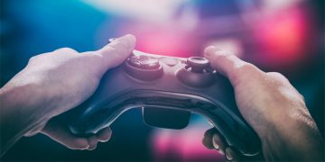 അന്യപുരുഷനുമായി ബെഡ്‌റൂമില്‍ വീഡിയോ ഗെയിം കളിച്ചു ; ഭാര്യക്കെതിരെ ഭര്‍ത്താവ് കോടതിയില്‍