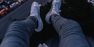 ആനിമേഷൻ സീരീസിലെ രംഗം അനുകരിക്കാന്‍ ടെറസിൽ നിന്ന് ചാടിയ 12 വയസുകാരൻ മരിച്ചു