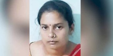 ബന്ധം തകര്‍ന്നു ; കാമുകന്റെ ഭാര്യയും മക്കളുമടക്കം 5 പേരെ വെട്ടിക്കൊന്ന് യുവതി