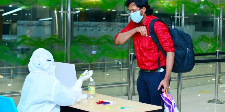 കേരളത്തില് നിന്ന് വരുന്നവര്ക്ക് ഇനി കര്ണാടകയില് ആര്ടിപിസിആര് ഫലം വേണ്ട