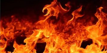 മദ്യപാനവും മർദനവും അതിര് കടന്നു ; ഉറങ്ങിക്കിടന്ന ഭ‍ർത്താവിനെ തീക്കൊളുത്തി ; ഭാര്യ പിടിയിൽ