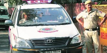 സഹോദരിയോട് മോശമായി പെരുമാറി ; ഡൽഹിയിൽ അയൽവാസികൾ തമ്മിലടിച്ചു