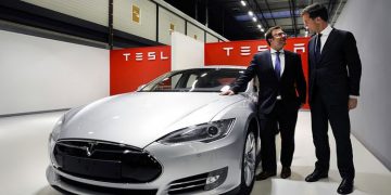 ടെസ്ല കാറുകള്‍ ഇറക്കുമതി ചെയ്യാന്‍ നികുതി ഇളവ് വേണമെന്ന ഇലോണ്‍ മസ്‌കിന്റെ ആവശ്യം തള്ളി ഇന്ത്യ